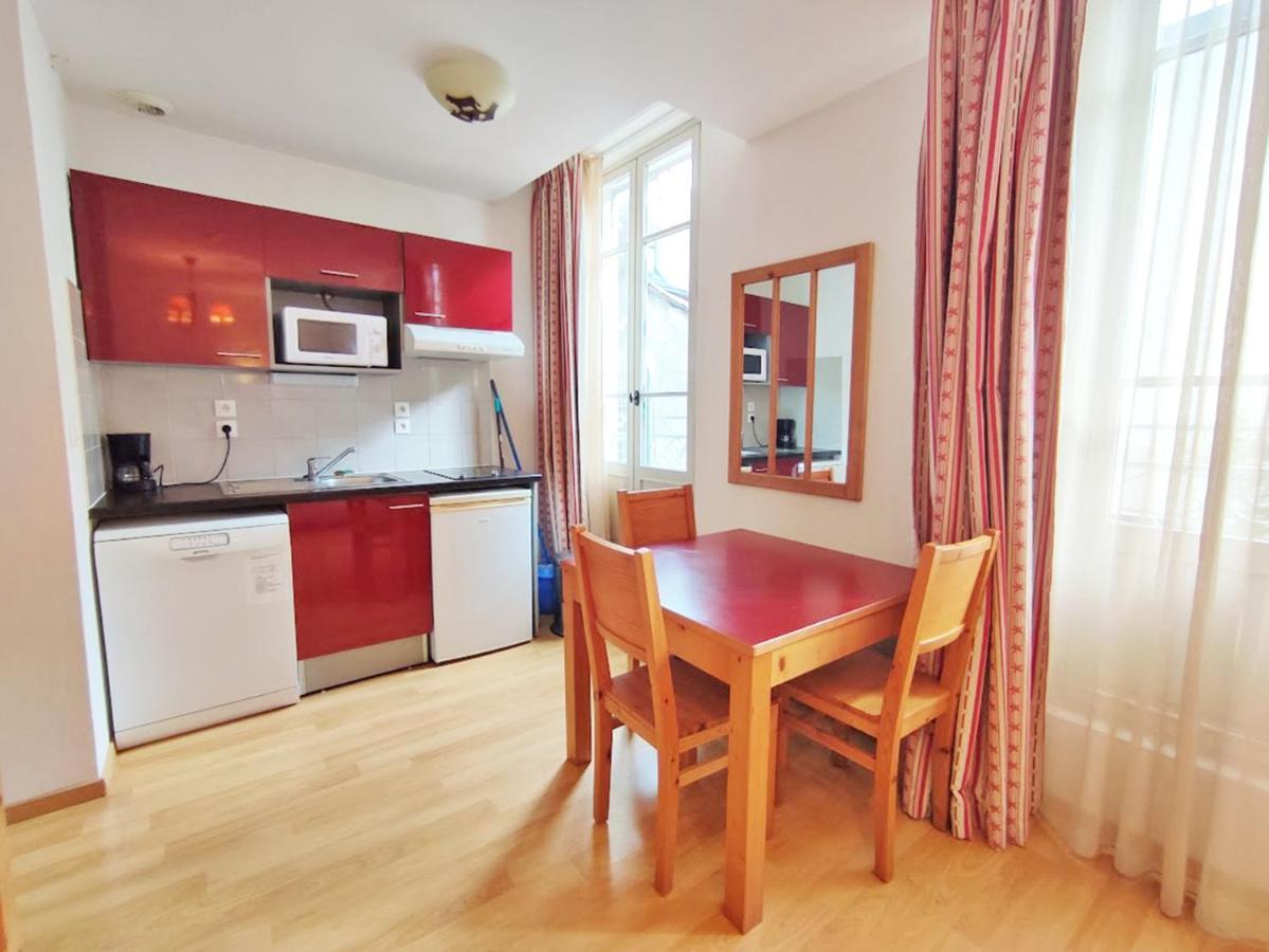Le Bouquetin, Studio, Centre Luchon, Wifi, Casier A Skis, Ascenseur, 3 Personnes Bagnères-de-Luchon Eksteriør billede
