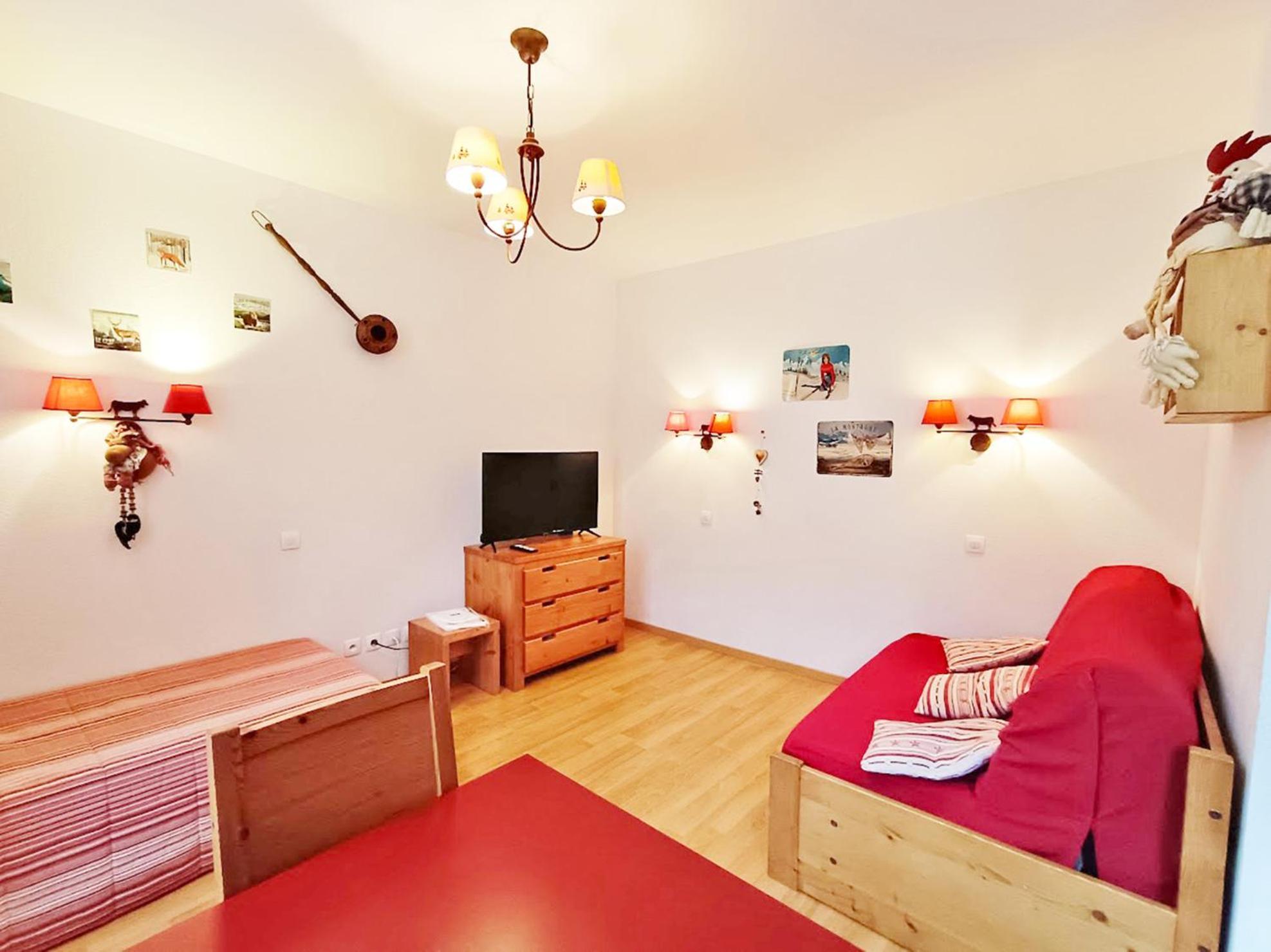 Le Bouquetin, Studio, Centre Luchon, Wifi, Casier A Skis, Ascenseur, 3 Personnes Bagnères-de-Luchon Eksteriør billede